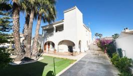 Orihuela Costa, Spain. Buy an Town house . Campoamor area, 7 bedrooms, 212 m² image 4