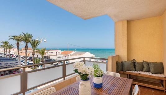 Buy an Apartment in Guardamar del Segura, Spain. Pueblo area, 3 bedrooms, 107 m² image 0