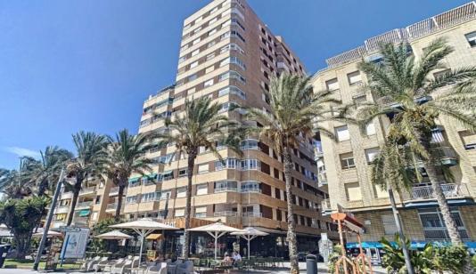 Apartment in Torrevieja, Spain. Paseo maritimo area, 3 bedrooms, 65 m² image 0