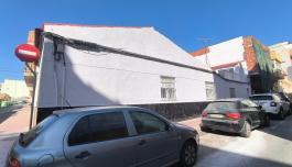 Torrevieja real estate, House for sale. Centro area, 4 bedrooms, 101 m² image 2