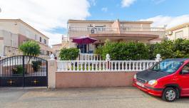 Bungalow for sale in Orihuela Costa, Spain. Cabo Roig area, 3 bedrooms, 86 m² image 2