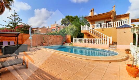 Buy an Villa in Spain, Torrevieja. Los Balcones area, 3 bedrooms, 203 m² image 0