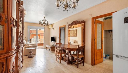 Buy real estate in Torrevieja, Spain. Estacion de autobuses area, 3 bedrooms, 96 m² image 0