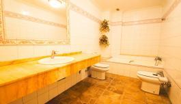 Buy property in Torrevieja, Spain. Centro area, 5 bedrooms, 218 m² image 3