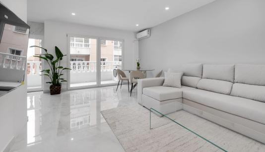 Property in Torrevieja. Centro area, 2 bedrooms, 90 m² image 0