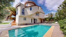 Orihuela Costa, Spain. Real Estate. La Zenia area, 5 bedrooms, 220 m² image 1
