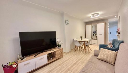 Buy real estate in Torrevieja, Spain. Playa del Cura area, 2 bedrooms, 83 m² image 0