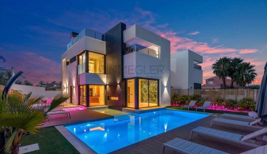 Propiedades en Torrevieja. Zona de la  Torreta florida, 3 dormitorios, 126 m² image 0