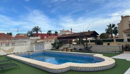Torrevieja, España. Bienes raíces. Zona de la  Torreta florida, 7 dormitorios, 264 m² image 2