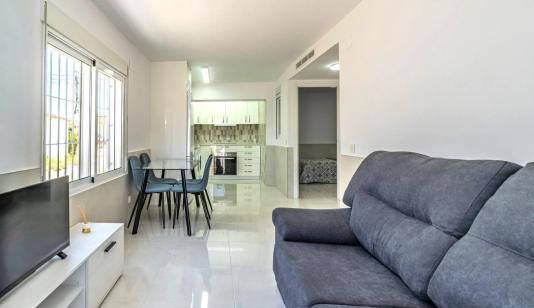 Bungalow for sale in Torrevieja, Spain. Torretas area, 2 bedrooms, 50 m² image 0