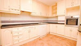 Buy property in Torrevieja, Spain. Centro area, 5 bedrooms, 218 m² image 4
