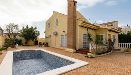 Town house in Orihuela Costa, Spain. Playa Flamenca area, 4 bedrooms, 195 m² image 3