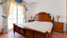 Orihuela Costa, España. Bienes raíces. Zona de la  Playa Flamenca, 3 dormitorios, 105 m² image 5