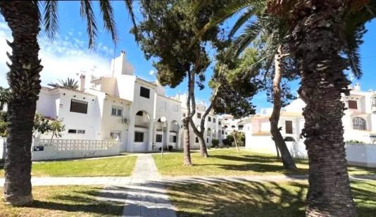 Buy real estate in Torrevieja, Spain. Calas blanca area, 1 bedroom, 37 m² image 0
