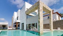 Villa in Torrevieja, Spain. torrevieja area, 4 bedrooms, 285 m² image 1