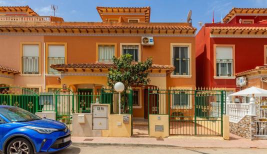 Buy an Bungalow in Torrevieja, Spain. Torretas area, 2 bedrooms, 73 m² image 0