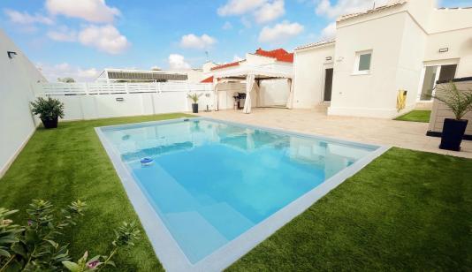 Buy an Town house in Torrevieja, Spain. Los Balcones area, 3 bedrooms, 105 m² image 0
