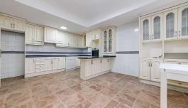 Torrevieja, Spain. Real Estate. Centro area, 5 bedrooms, 243 m² image 5