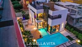 Villa en Torrevieja, España. Zona de la  Torreta florida, 3 dormitorios, 230 m² image 2