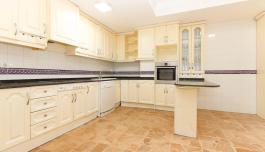 Buy an Apartment in Torrevieja, Spain. torrevieja area, 5 bedrooms, 243 m² image 5
