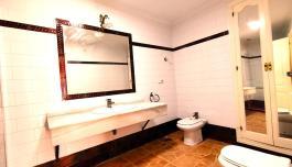Property in Torrevieja. Centro area, 5 bedrooms, 243 m² image 2