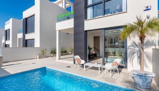 Property in Orihuela Costa. Punta Prima area, 3 bedrooms, 150 m² image 0