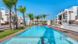 Bungalow for sale in Torrevieja, Spain. Lago jardin area, 2 bedrooms, 62 m² image 1