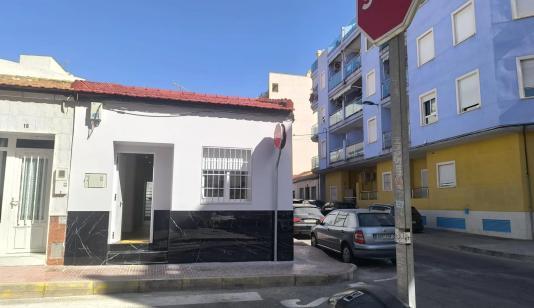 Torrevieja real estate, House for sale. Centro area, 4 bedrooms, 101 m² image 0