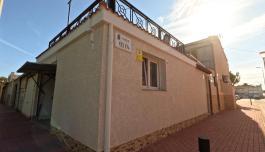 Bungalow for sale in Torrevieja, Spain. Acequión area, 4 bedrooms, 116 m² image 1