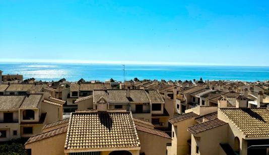 Buy real estate in Guardamar del Segura, Spain. Pueblo area, 2 bedrooms, 298 m² image 0