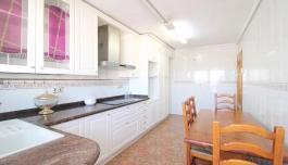 Flat 3 bedrooms 140 m2 in Ramón Gallud image 2